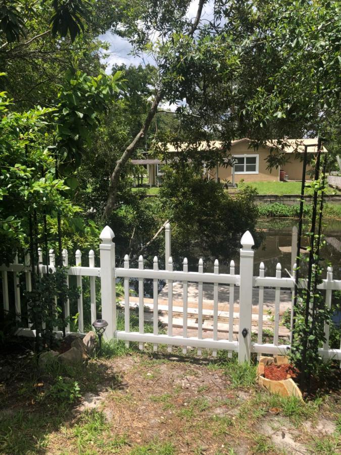 Cozy Cottage River House Weeki Wachee Exterior foto